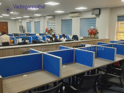 Vách ngăn gỗ bọc nỉ trên bàn cách âm tốt giá rẻ